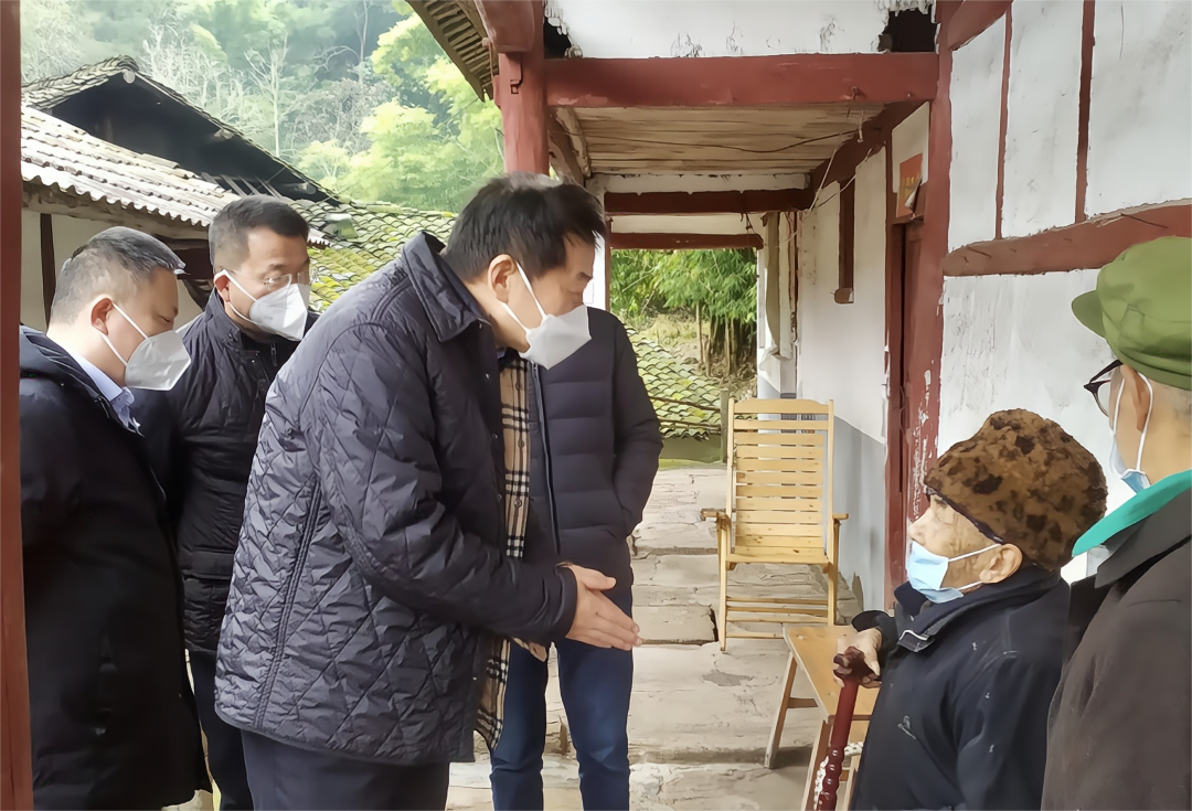 四川省尊龙凯时集团党委书记、董事长任丁率队赴嘉陵区开展帮扶工作